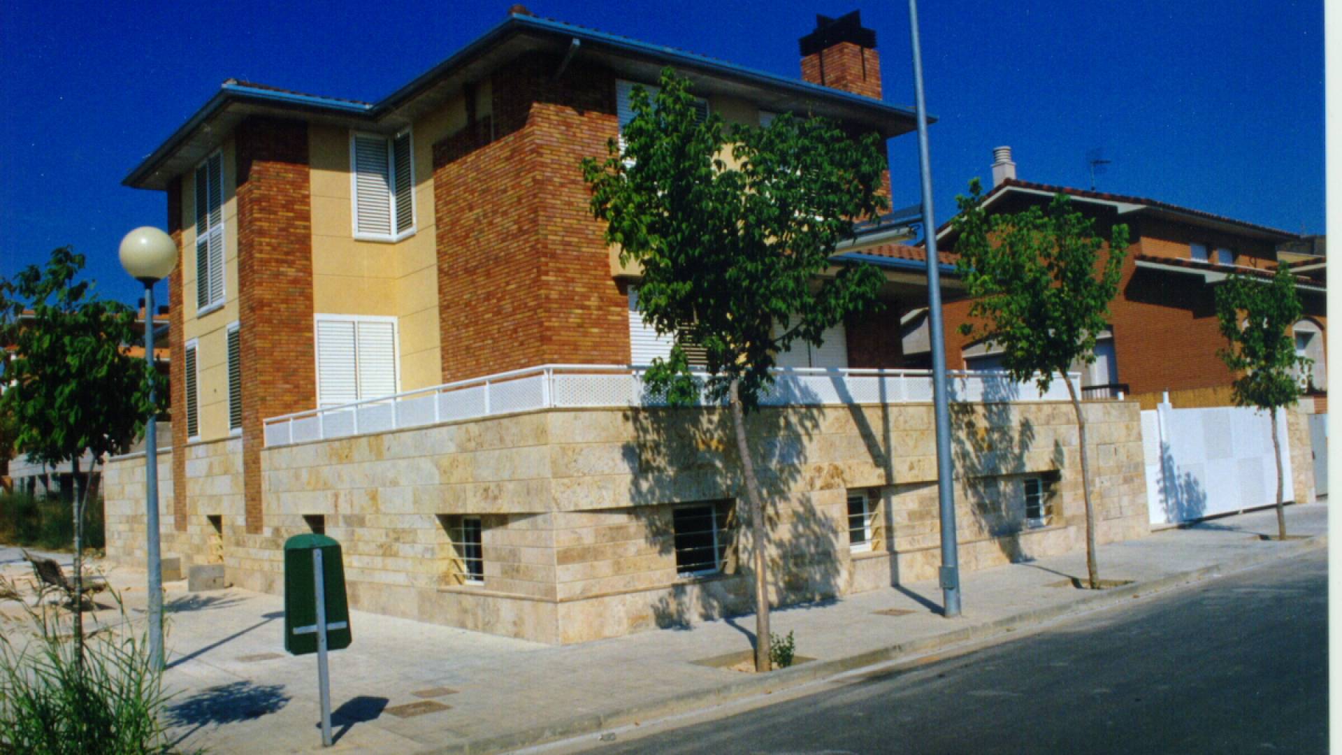 Vivienda unifamiliar. Monzón. Miguel Angel Brualla Palacín. Yolanda Alcaraz Quiroga. Arquitectos