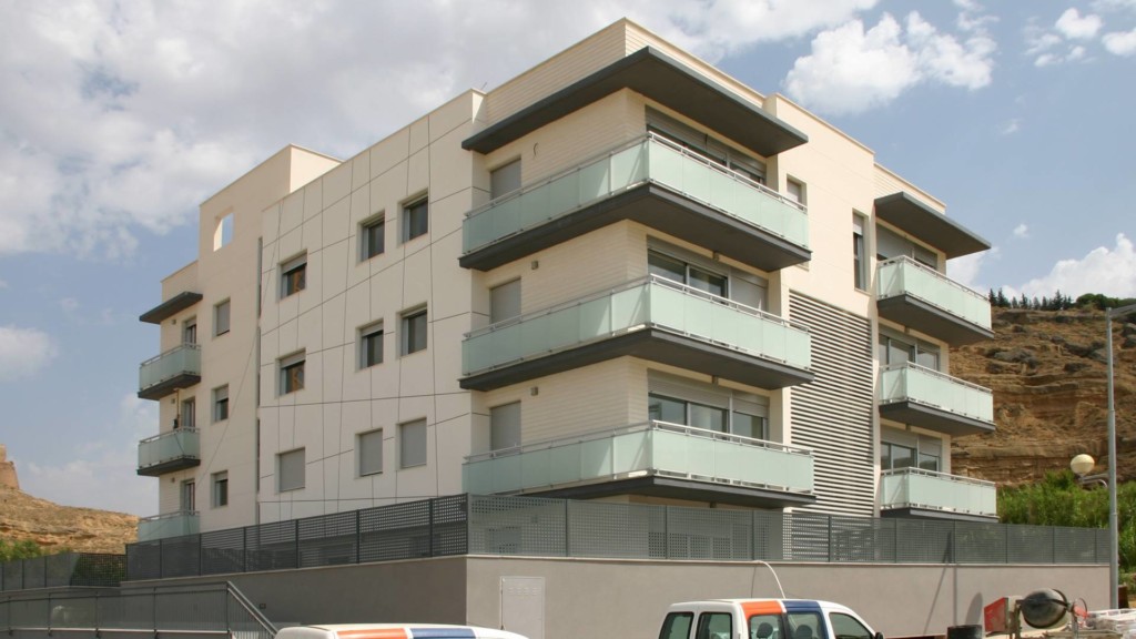 Edificio E01-3. Fuente Saso. Hinaco. Monzón. Brualla-Alcaraz. Arquitectos