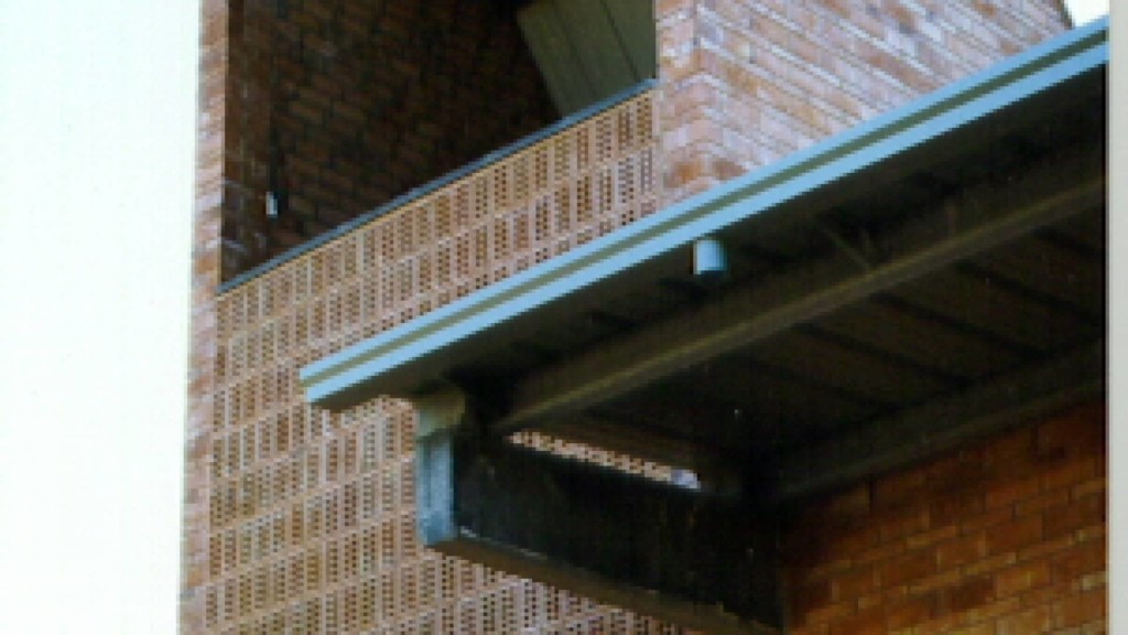Centro social de Torres de Alcanadre. Miguel Angel Brualla Palacín. Arquitecto.