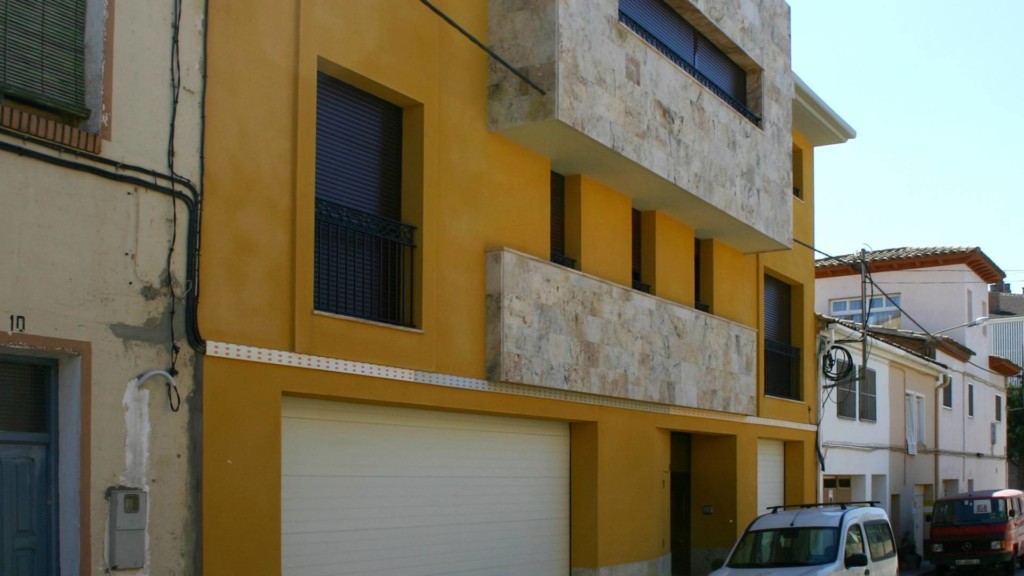 Vivienda entre medianeras 01. Binefar (Huesca). Miguel Angel Brualla Palcín. Yolanda Alcaraz Quiroga. Arquitecto.1