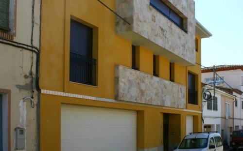 Vivienda entre medianeras 01. Binefar (Huesca). Miguel Angel Brualla Palcín. Yolanda Alcaraz Quiroga. Arquitecto.1