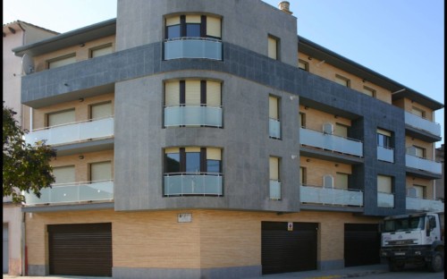 Edificio plurifamiliar 11 viviendas. Monzón. Huesca. Miguel Angel Brualla Palacín. Arquitecto.