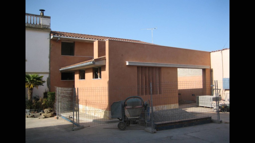 vivienda unifamiliar entre medianeras. Cofita. Huesca. Miguel Angel Brualla Palacín. Yolanda Alcaraz Quiroga. Arquitectos.